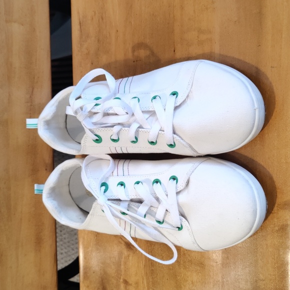 Vionic Beach Stinson white with multi color accents green eyelets size 10 - Picture 2 of 10